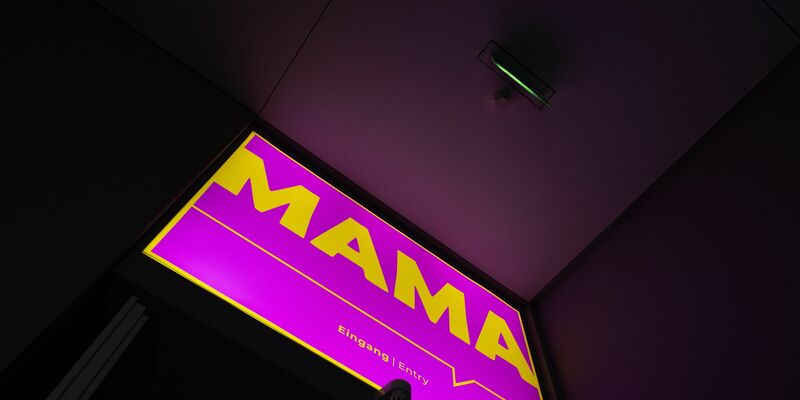 Die Ausstellung «Mama. Von Maria bis Merkel» im Düsseldorfer Kunstpalast zeigt mehr als 120 Kunstwerke und Alltagsobjekte mit Bezug zur Mutterschaft vom 14. Jahrhundert bis heute.  - Foto: Rolf Vennenbernd/dpa