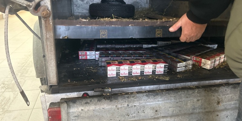 HZA-LA: Zigarettenschmuggel verhindert Landshuter Zöllner spüren doppelten Boden auf - Foto: presseportal.de