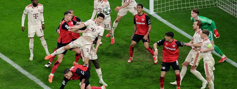 Bayer-Angriff abgewehrt: Der FC Bayern steht im Champions-League-Viertelfinale - Foto: Rolf Vennenbernd/dpa