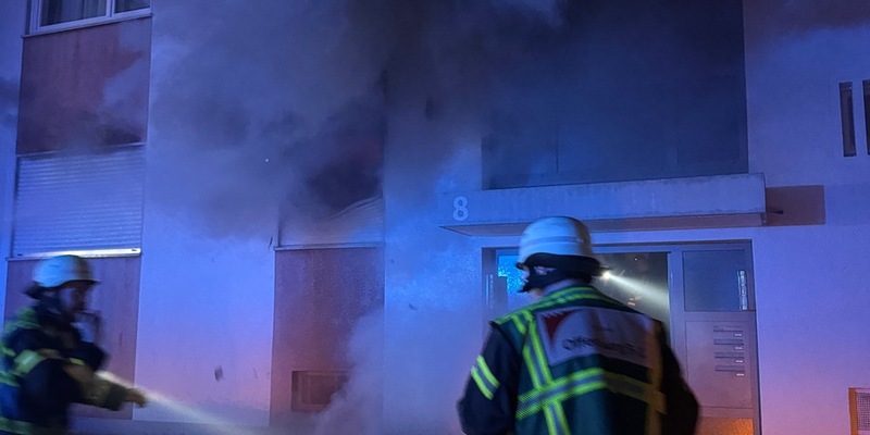 FW-OG: Wohnungsbrand in Mehrfamilienhaus. Bewohner kam ins Krankenhaus - Foto: presseportal.de