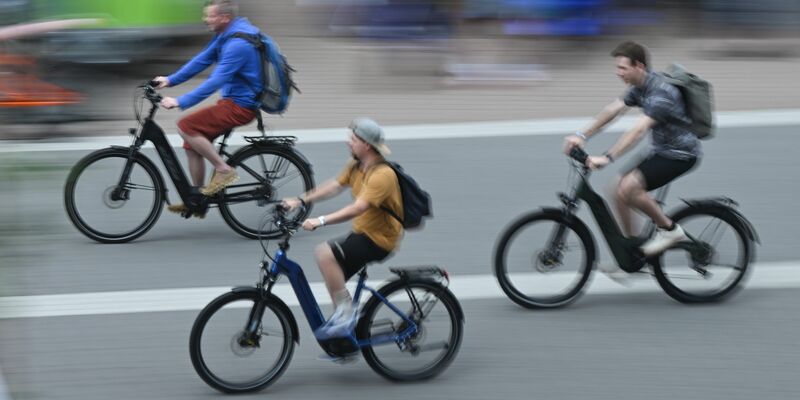 E-Bikes halten im Schnitt länger als gedacht.  - Foto: Arne Dedert/dpa