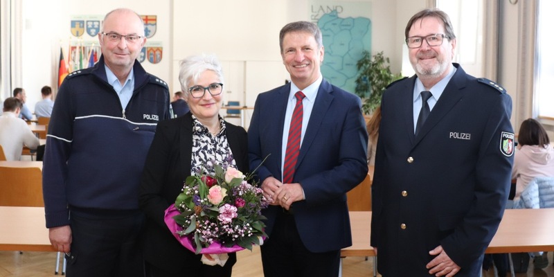 POL-HX: Ergreifender Vortrag von Judith Neuwald-Tasbach: Ohne Polizei wäre kein jüdisches Leben in Deutschland möglich! - Foto: presseportal.de