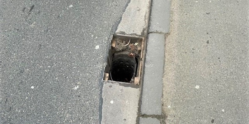 POL-PDTR: Mehrere Gullideckel in der Lindenstraße entnommen - Polizei sucht Zeugen - Foto: presseportal.de