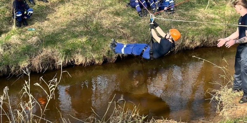 FW Dinslaken: Feuerwehrnachwuchs wird ausgebildet - Foto: presseportal.de