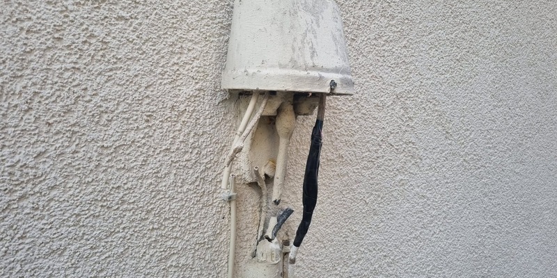 POL-HM: Telefon- und Internetkabel beschädigt - Foto: presseportal.de