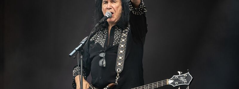 Gene Simmons macht als Solokünstler weiter - und hat dafür ein neues Geschäftsmodell entwickelt. (Archivfoto) - Foto: Axel Heimken/dpa