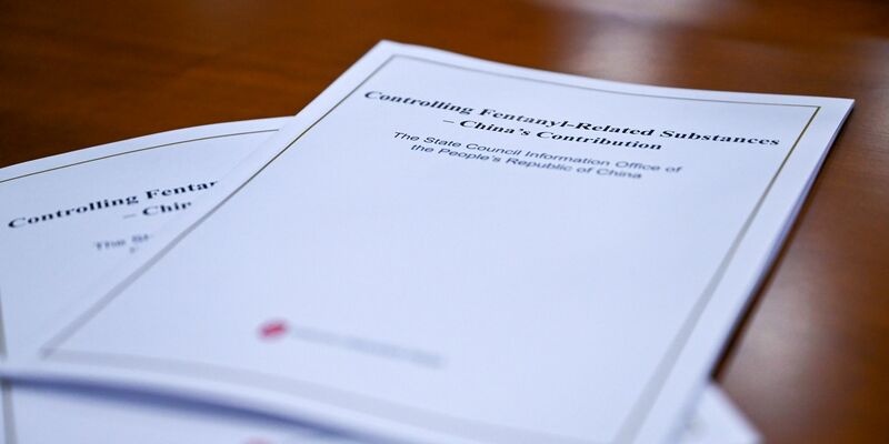 China hat in einem Weißbuch sein Vorgehen gegen Fentanyl-Handel in die USA dargelegt. - Foto: Johannes Neudecker/dpa