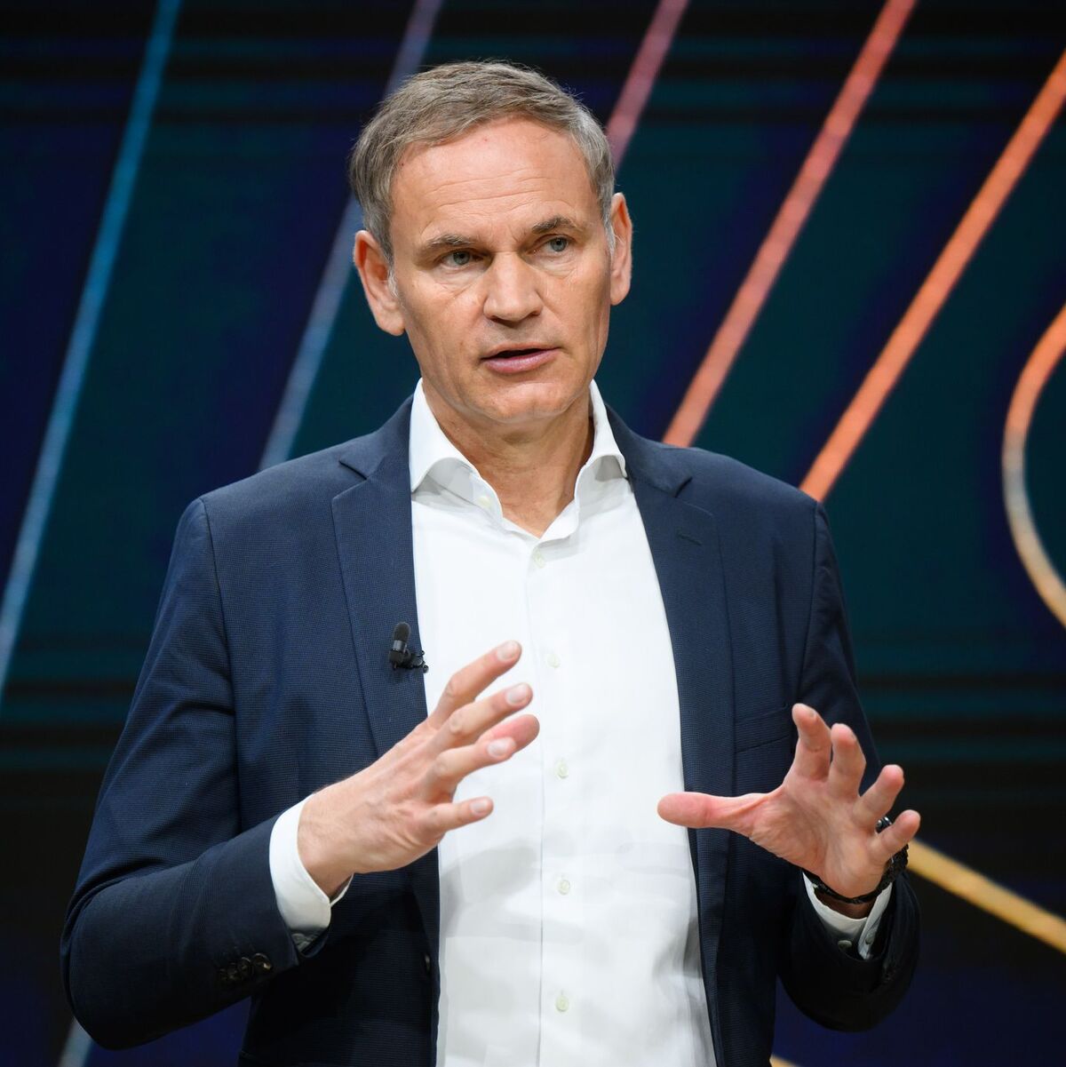 Oliver Blume gibt seinen Chefposten bei Porsche ab. (Archivbild) - Foto: Julian Stratenschulte/dpa