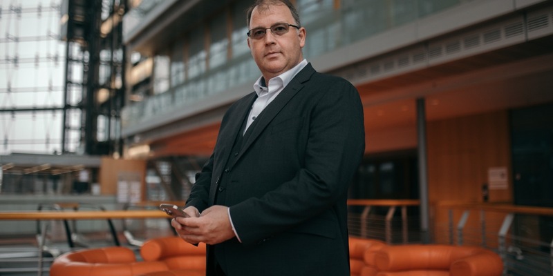 Linkspartei stärkste Kraft bei den U24-Jährigen: Stiftungsberater erklärt, wie Superreiche ihr Geld jetzt absichern - Foto: presseportal.de