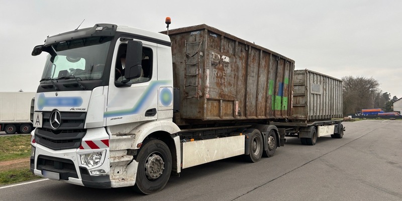 POL-PPWP: Polizei zieht völlig desolaten Lkw aus dem Verkehr - Foto: presseportal.de
