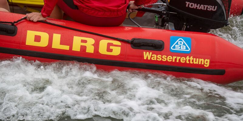 Bis zum Ende des vergangenen Sommers stieg die Zahl der Badetoten in Deutschland - aber wie sieht es im Gesamtjahr aus? (Symbolbild) - Foto: Stefan Sauer/dpa