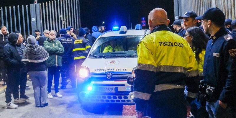 Aus Sicherheitsgründen müssen die Schulen in dem Gebiet geschlossen bleiben. - Foto: Antonio Balasco/LPS via ZUMA Press Wire/dpa