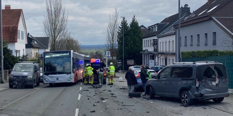 POL-AC: Zusammenstoß auf der Trierer Straße - Autofahrer leicht verletzt - Foto: presseportal.de