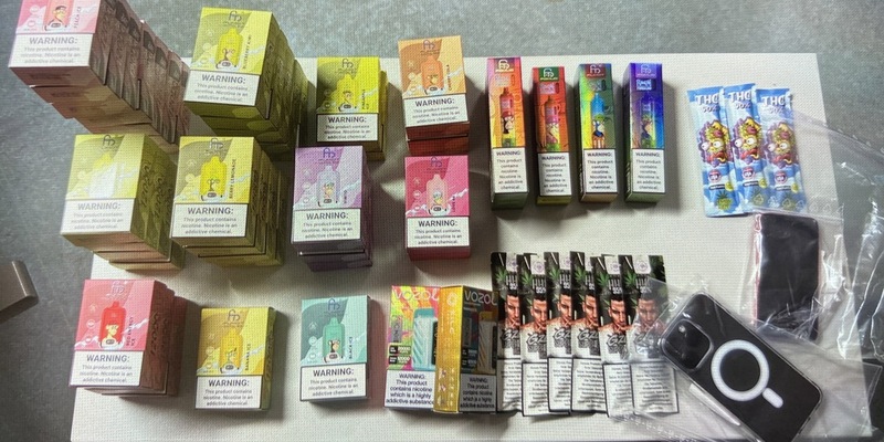 POL-OH: Illegale Vapes sichergestellt - Zwei junge Männer vorläufig festgenommen - Foto: presseportal.de