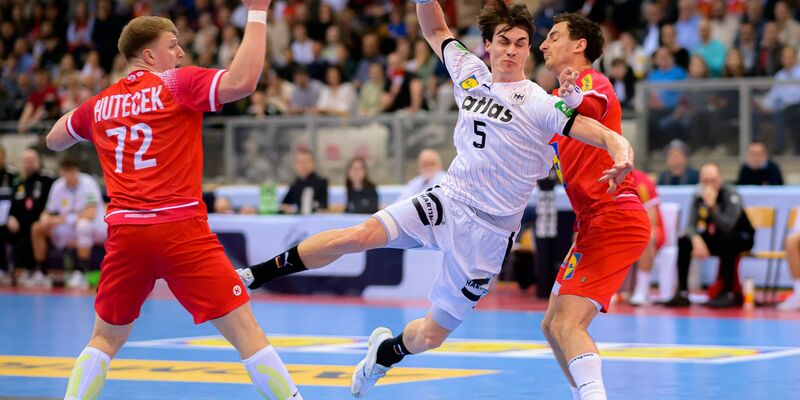 Kapitän Johannes Golla fand immer wieder eine Lücke.  - Foto: Marco Wolf/dpa