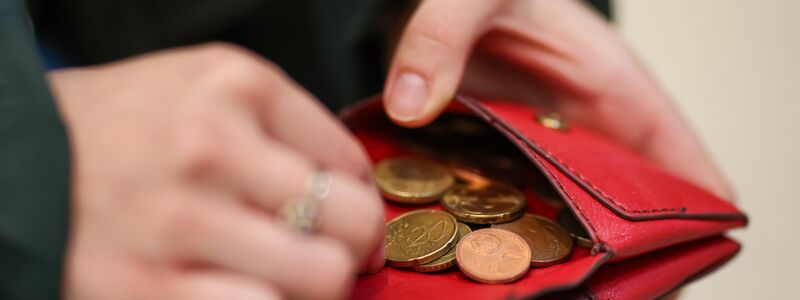 Höhere Inflationsraten schmälern die Kaufkraft der Menschen. (Symbolbild) - Foto: Jan Woitas/dpa