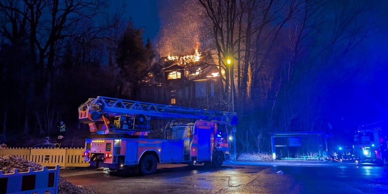 FW-RS: Brand in leerstehender Villa auf der Lenneper Straße - Foto: presseportal.de