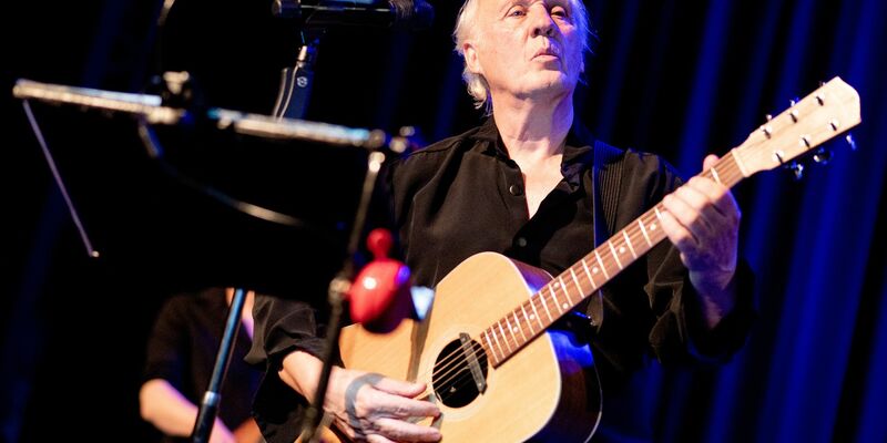 Der niederländische Liedermacher Herman van Veen wird 80 Jahre alt. (Archivbild) - Foto: Hauke-Christian Dittrich/dpa