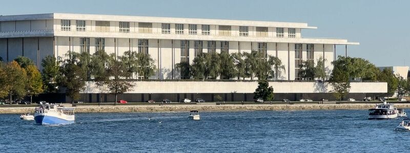 Das Kennedy Center ist eine renommierte Institution. (Archivbild) - Foto: Andrej Sokolow/dpa