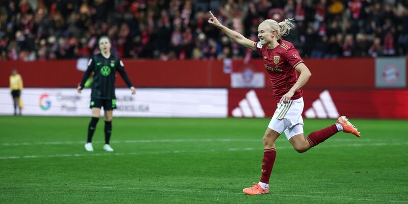 Zwei Tore, eine Vorlage: Münchens Pernille Harder war nicht zu stoppen. - Foto: Daniel Löb/dpa