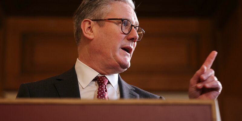 Der britische Premier will für die Ukraine eine «Koalition der Willigen» etablieren. (Archivbild) - Foto: Adrian Dennis/AFP Pool/dpa