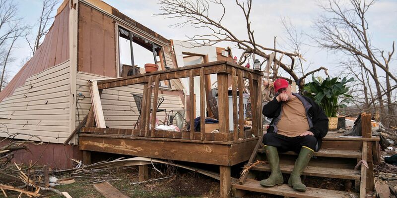 In Missouri starben mindestens zwölf Menschen infolge der Unwetter.  - Foto: Jeff Roberson/AP/dpa