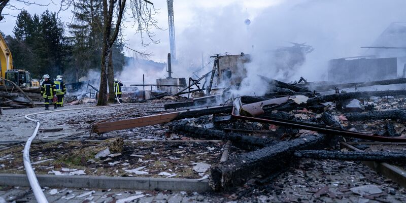 Nach einem Brand vor knapp zwei Wochen verschiebt das «Freizeit-Land Geiselwind» seinen Saisonstart. (Archivbild) - Foto: Pia Bayer/dpa