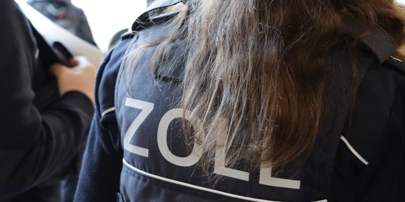 HZA-BI: Bielefelder Zoll beteiligt sich an Mindestlohnprüfung/Finanzkontrolle Schwarzarbeit im gesamten Bundesgebiet im Einsatz - Foto: presseportal.de