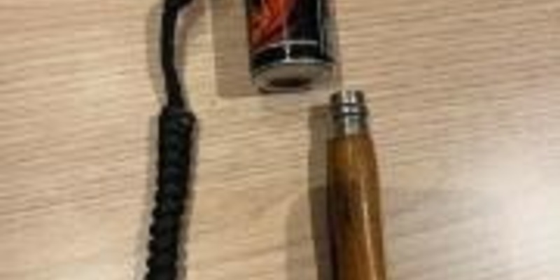 BPOL-FL: ELM - Mann zieht Messer bei der Kontrolle aus seiner Hosentasche - Foto: presseportal.de