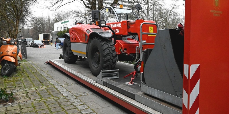 FW-M: Ladehilfe für die Ukraine (Cosimapark) - Foto: presseportal.de