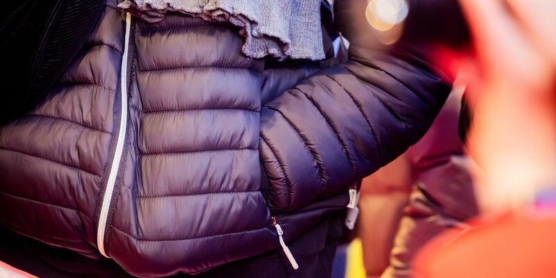 Die Umsätze der deutschen Modehersteller sanken im Ausland deutlich stärker als im Inland. (Symbolbild) - Foto: Christoph Soeder/dpa