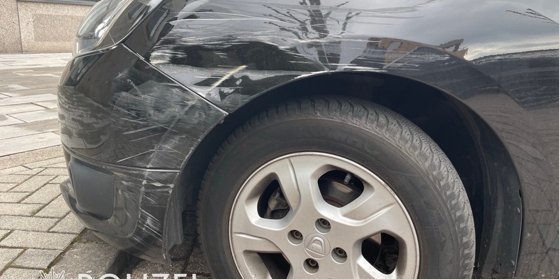 POL-PPWP: Parkendes Auto gestreift - Foto: presseportal.de