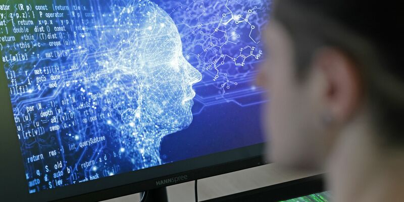 Rechenzentren für Künstliche Intelligenz sind Stromfresser (Archivbild) - Foto: Matthias Bein/dpa