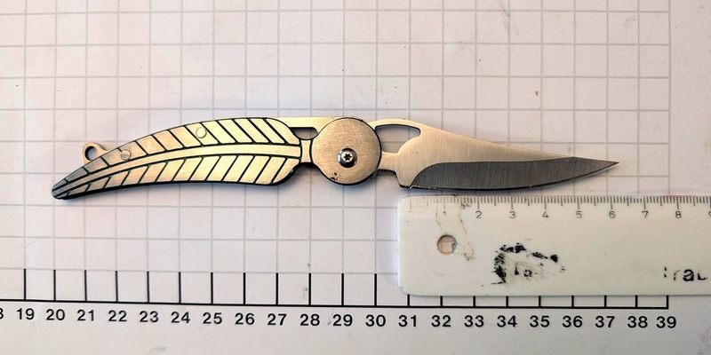 BPOL NRW: Bundespolizei stellt Messer und Tabletten bei Seniorin sicher - Foto: presseportal.de