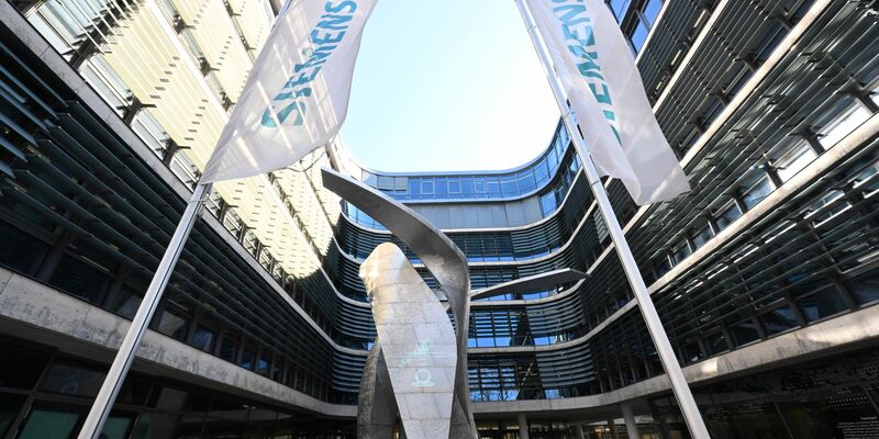 Bei Siemens haben sich Arbeitgeber und Arbeitnehmer auf gleich mehrere Vereinbarungen geeinigt. (Archivbild) - Foto: Felix Hörhager/dpa