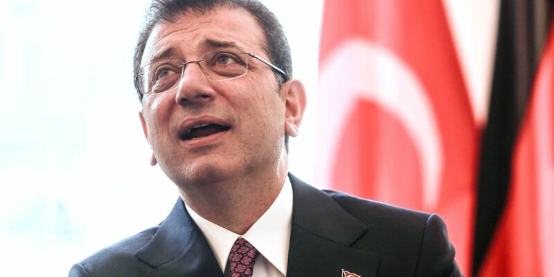Ekrem Imamoglu gilt als vielleicht wichtigster Gegenspieler von Staatschef Erdogan in der Türkei. (Archivbild) - Foto: Oliver Berg/dpa