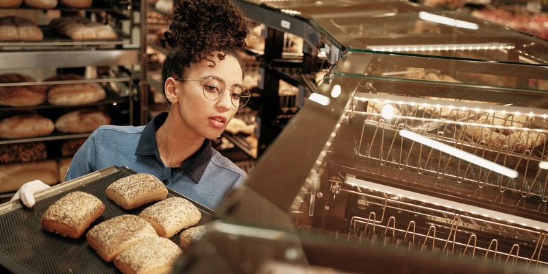 Lidl lohnt sich: Preisoffensive im Backwaren-Sortiment / Buttercroissant, Bauernbaguette, Weltmeisterbrötchen und Apfeltasche dauerhaft um bis zu 13 Prozent günstiger - Foto: presseportal.de