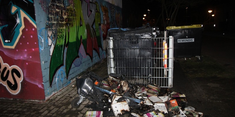 POL-COE: Coesfeld, Schulzentrum/ Müllcontainer brennen - Foto: presseportal.de
