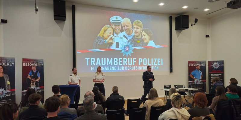 POL-OF: Traumberuf Polizei: Zahlreiche Interessierte am ersten Elternabend im Polizeipräsidium - Foto: presseportal.de