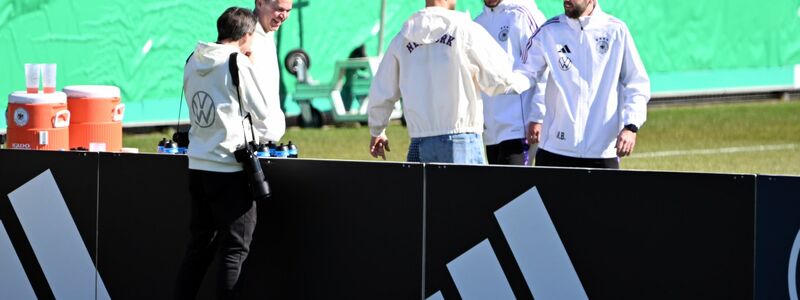 Nach einem Teamabend beim Italiener stand noch das Abschlusstraining in Dortmund an.  - Foto: Federico Gambarini/dpa