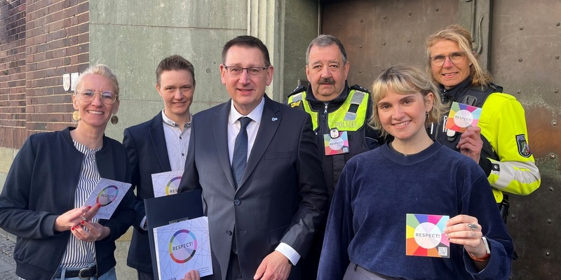 POL-HAM: Das PP Hamm wird Teil der RESPECT! - Kampagne und setzt ein Zeichen für Respekt und Vielfalt - Foto: presseportal.de