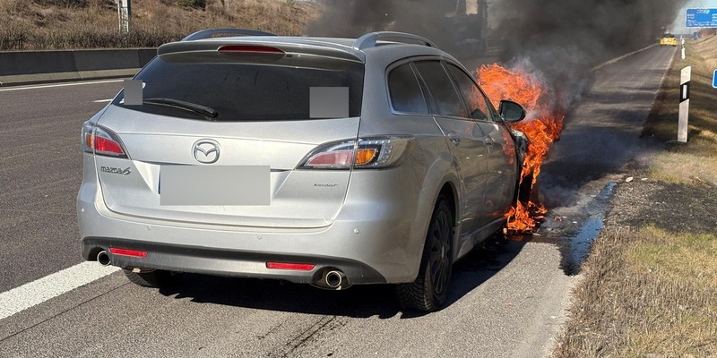 API-TH: Pkw geht in Flammen auf - Foto: presseportal.de