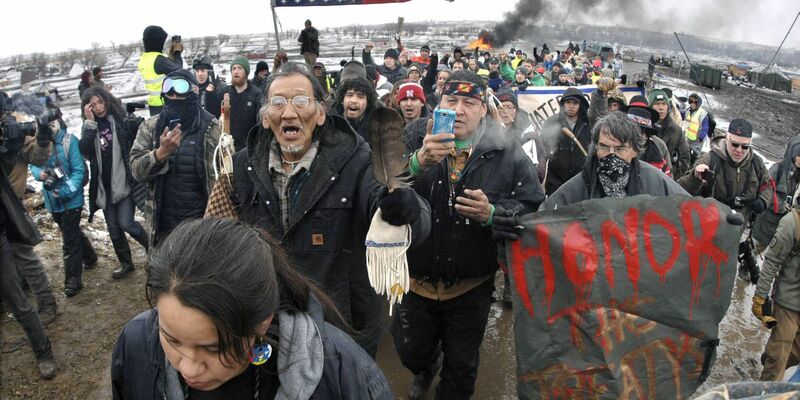 Jahre nach großen Protesten gegen eine umstrittene Öl-Pipeline in den USA ist nun ein aufsehenerregendes Urteil ergangen. (Archivbild) - Foto: picture alliance / Mike Mccleary/The Bismarck Tribune/AP/dpa