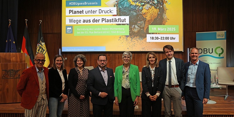 Neuer Kompass für Kunststoff: Von EU-Deponieverbot bis Kreislaufwirtschaft / DBUgoesBrussels: Vorschläge für Wege aus der Plastikflut - Foto: presseportal.de