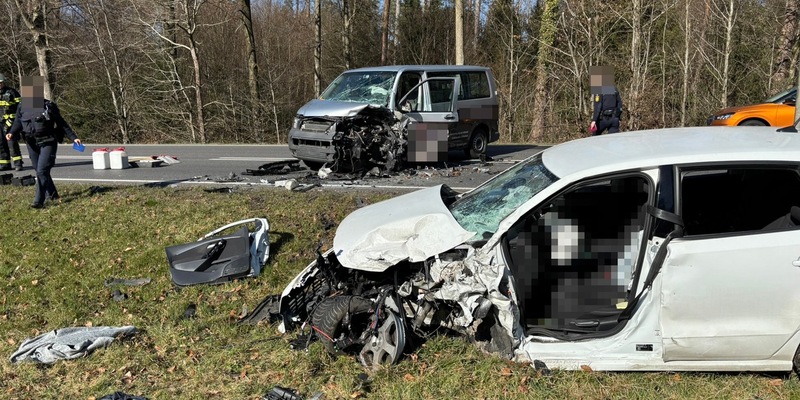 KFV Bodenseekreis: B31: Zwei Verletzte nach Frontalkollision - Foto: presseportal.de