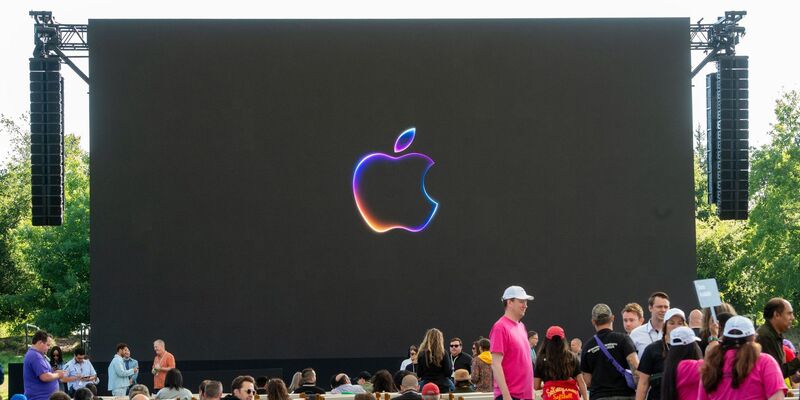 Apple bewarb auch die neuen iPhones mit KI-Funktionen. (Archivbild) - Foto: Andrej Sokolow/dpa