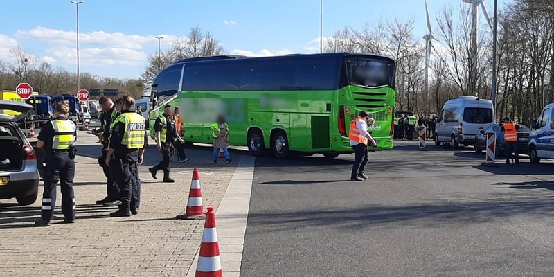 BPOL NRW: Trinationaler grenzüberschreitender Schwerpunkteinsatz der Polizeien und des Zolls innerhalb des Dreiländerecks - Foto: presseportal.de