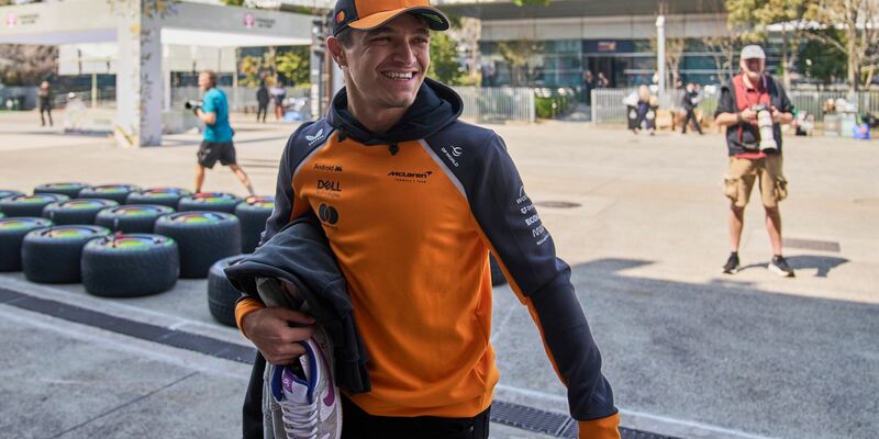 Oscar Piastri schaffte seine Premiere auf der Pole Position. - Foto: Andy Wong/AP/dpa