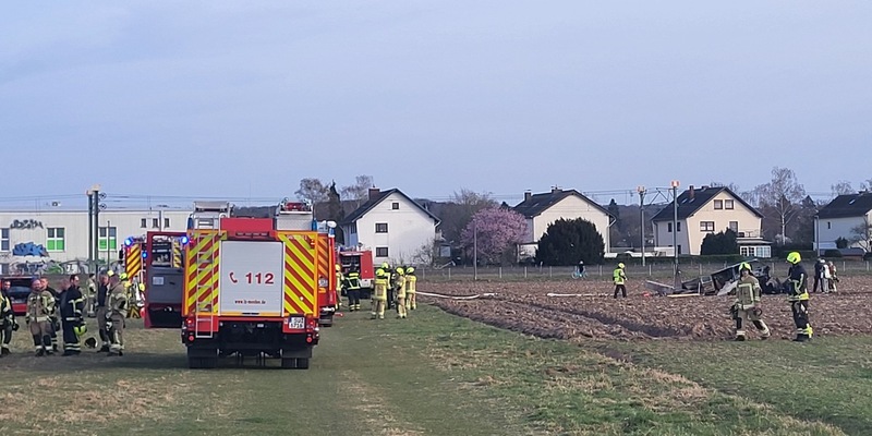 FW Sankt Augustin: Tödlicher Flugzeugabsturz in Sankt Augustin - Foto: presseportal.de