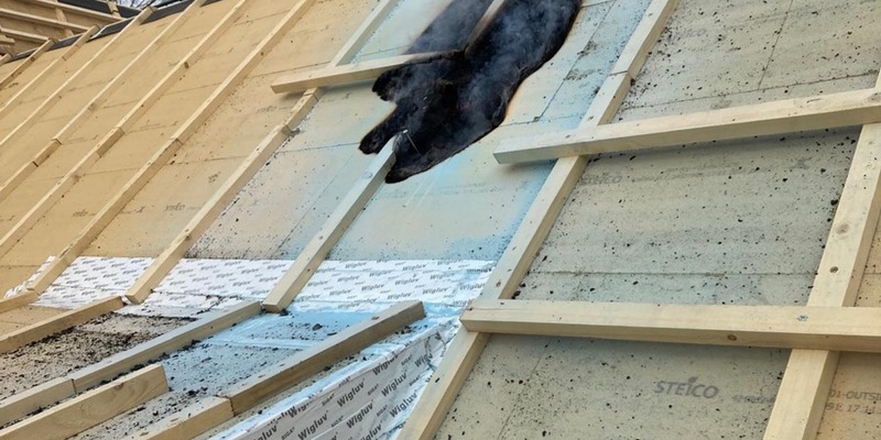 FW Ratingen: Dachstuhlbrand in Ratingen Lintorf - Foto: presseportal.de